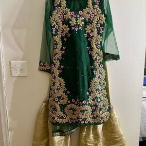 & Other Stories Green and Gold Embroidered Long Sleeve Dress